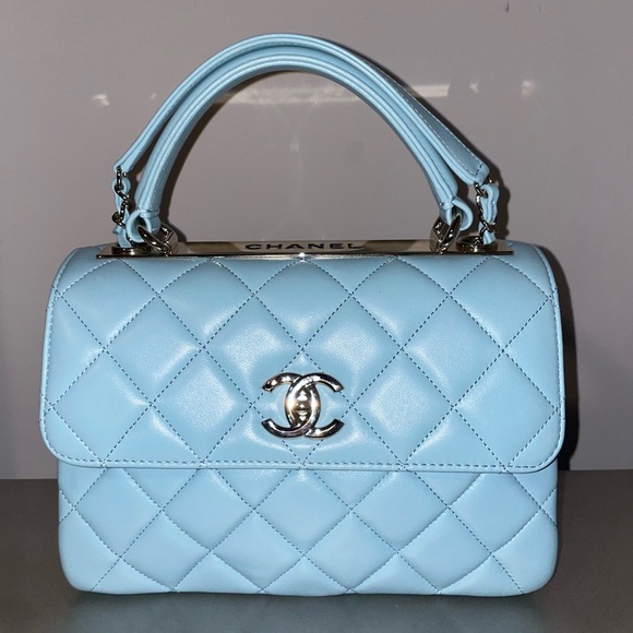 CHANEL Handbags - Chanel trendy bag